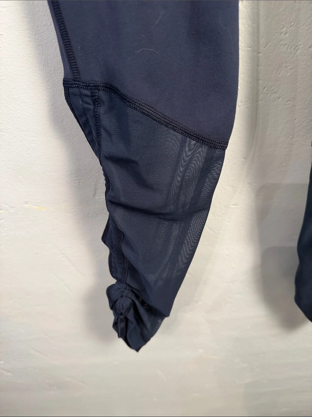 Lululemon Womens Leggings Adjustable Mesh rusching Navy Blue Size 8 High Rise